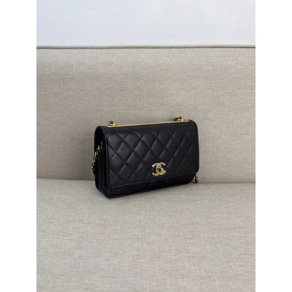 CHANEL Black Lambskin Trendy CC Wallet on Chain GHW